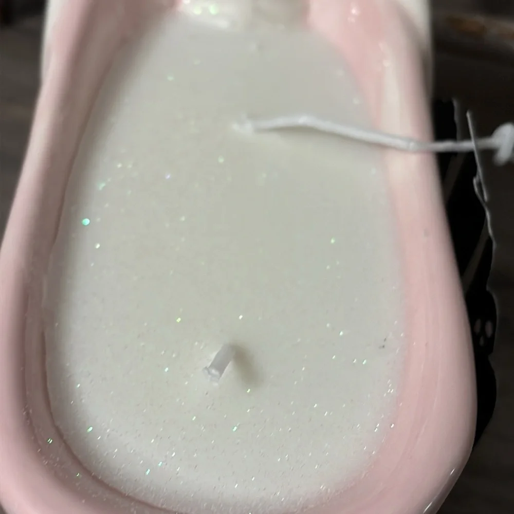 NEW Skull & Bones Skeleton in a Pink Bathtub Summerween Halloween Candle